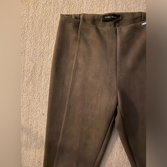 Suede fitted women’s pants - Picture 2 of 3